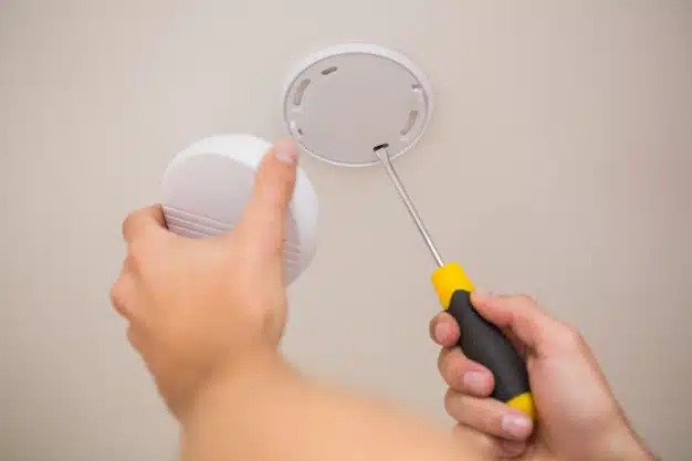 Installing smoke dectector